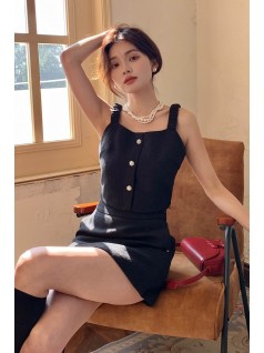 01' BELLE MAISON C' TWEED TOP IN BLACK